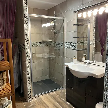 Pied A Terre *