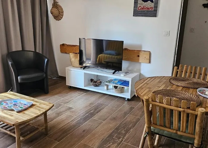 Pied A Terre Apartment